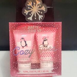 Sugar Plum Scented Foot Lotion & Gumdrop Buttons Scented Foot Scrub Gift Set
